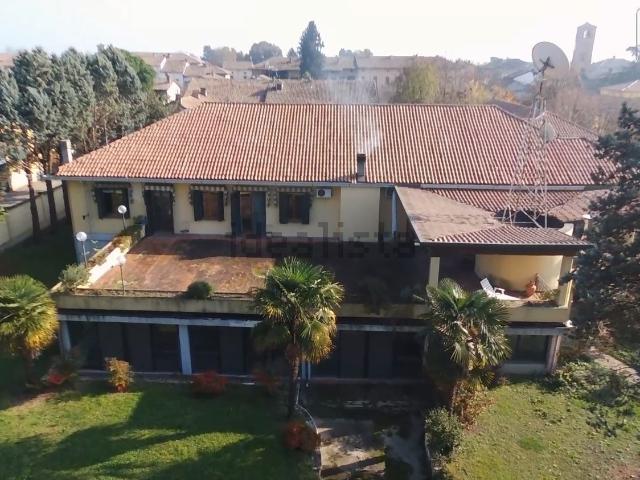 Case e ville in vendita di 500 m² in Via Annibale Carena