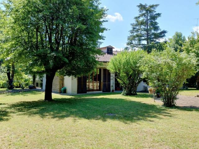 Case e ville in vendita di 500 m² in Via Altopiano