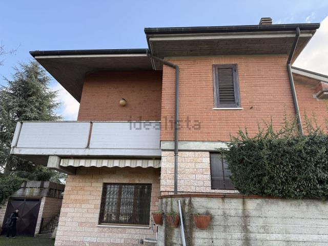 Case e ville in vendita di 500 m² in Via Aldo Moro