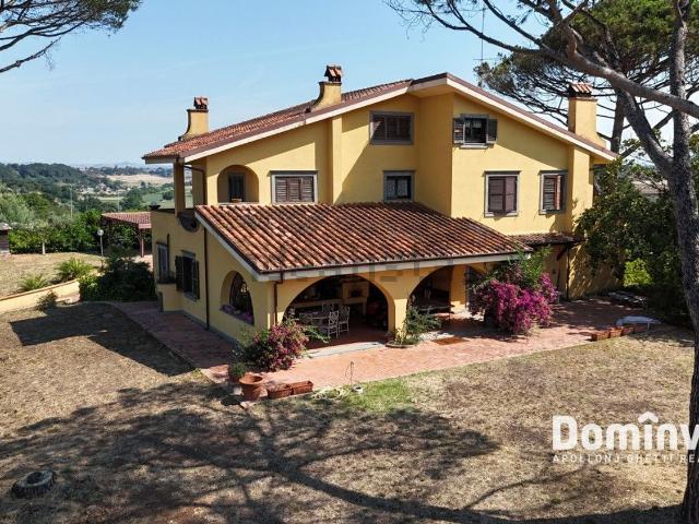 Case e ville in vendita di 500 m² in Via Arturo Pompeati Luchini