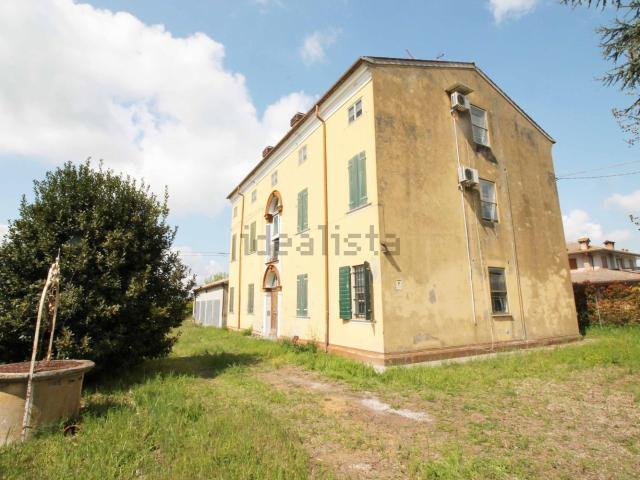 Case e ville in vendita di 500 m² in Via Ariosto