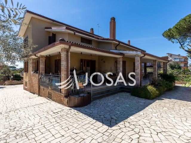 Case e ville in vendita di 500 m² in Via Bartolomeo Zorzi