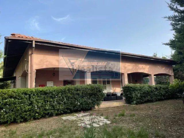 Case e ville in vendita di 500 m² in Via Brancati