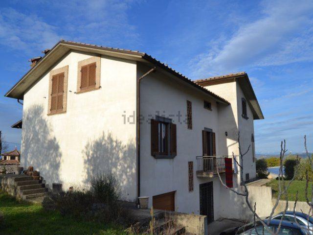 Case e ville in vendita di 500 m² in Via G. Verdi