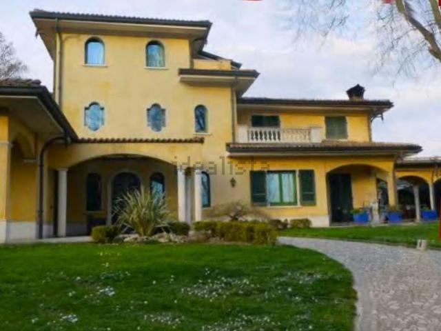 Case e ville in vendita di 500 m² in Via Giulio Scotti, 2