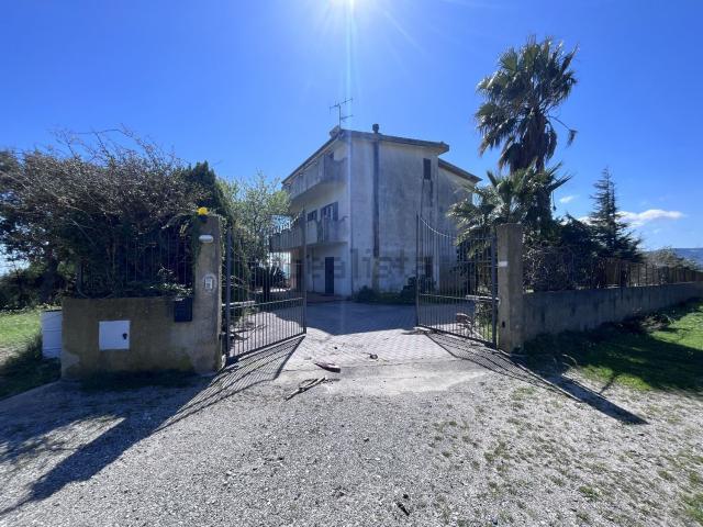 Case e ville in vendita di 500 m² in Via Guido Puccio, 23