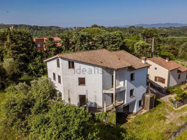 Case e ville in vendita di 500 m² in Via dei Ciliegi