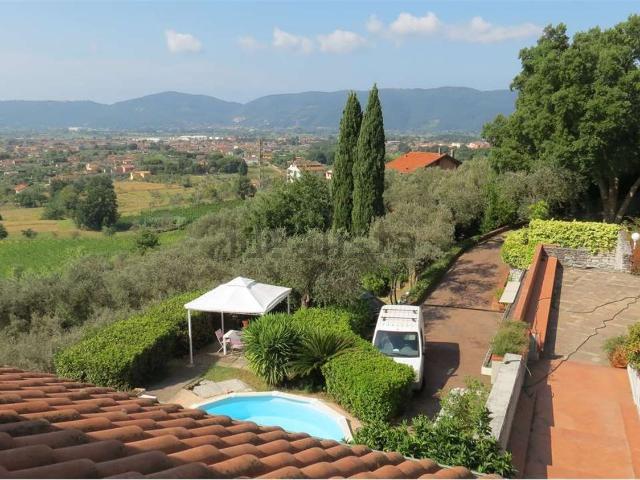 Case e ville in vendita di 500 m² in Via delle Vigne