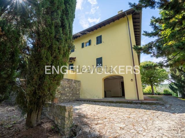 Case e ville in vendita di 500 m² in Via di Terzano