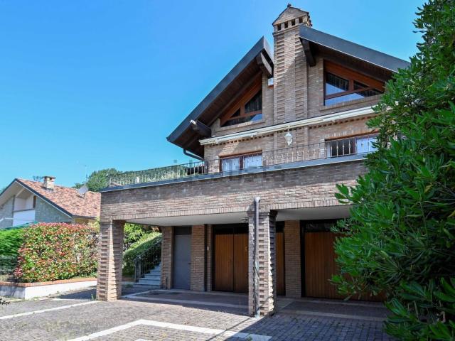 Case e ville in vendita di 500 m² in Via Lecchetto, 16