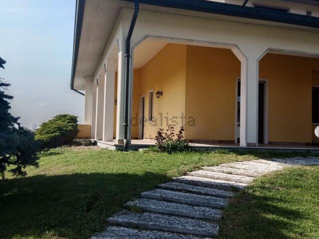 Case e ville in vendita di 500 m² in Via Molinare