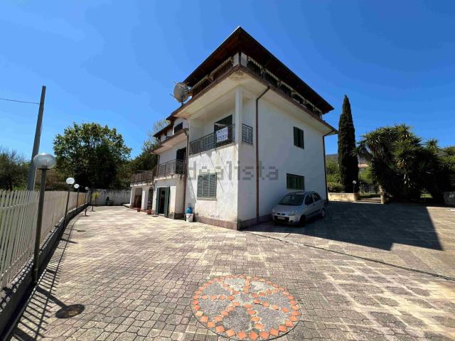Case e ville in vendita di 500 m² in Via Malvitani, 17