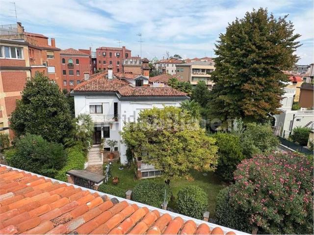 Case e ville in vendita di 500 m² in Via Marcantonio Bragadin, 1