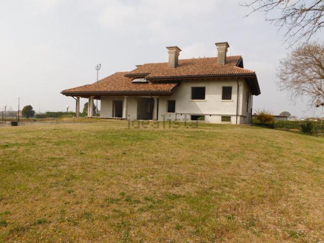 Case e ville in vendita di 500 m² in Via Marini