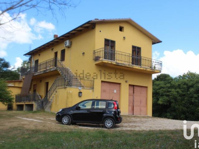 Case e ville in vendita di 500 m² in Via Pole