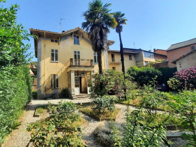 Case e ville in vendita di 500 m² in Via Roma