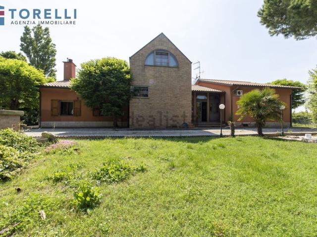 Case e ville in vendita di 500 m² in Via Romea Nord, 289