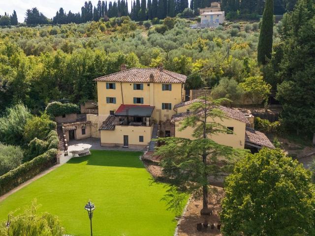Case e ville in vendita di 500 m² in Via Romita