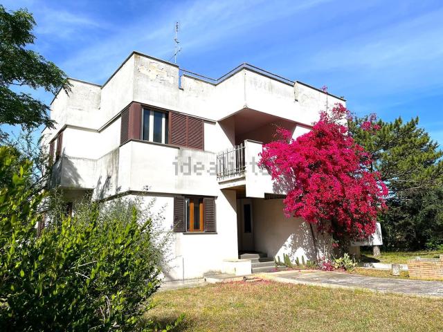 Case e ville in vendita di 500 m² in Via Torrebella
