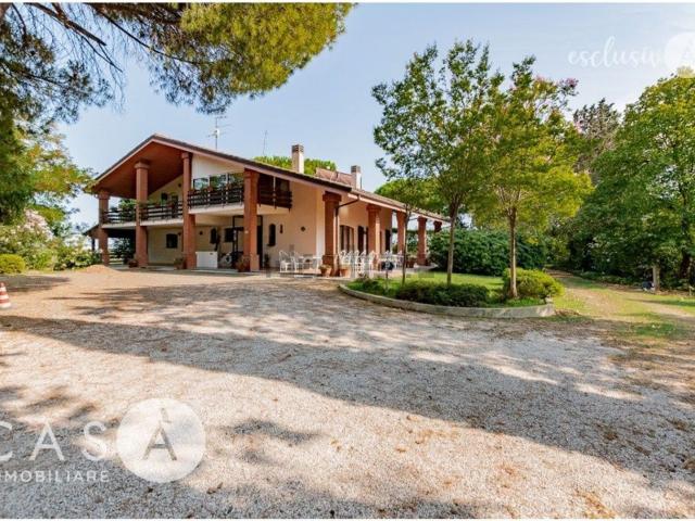 Case e ville in vendita di 500 m² in Via Vetreto