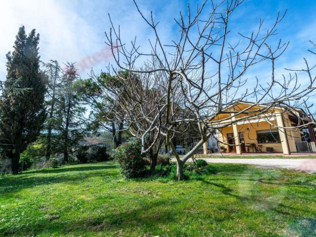Case e ville in vendita di 500 m² in Via Vicinale Madonnina di Saiano