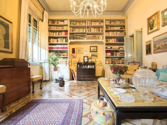 Case e ville in vendita di 500 m² in Viale Carlo del Prete, 965