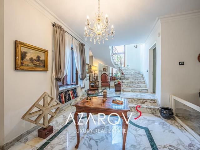 Case e ville in vendita di 500 m² in Viale Carlo Rosselli