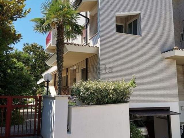 Case e ville in vendita di 500 m² in Viale Europa, 212