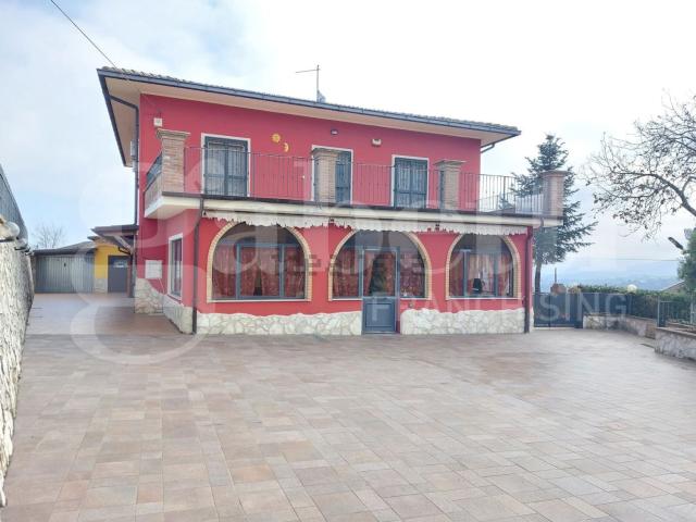 Case e ville in vendita di 500 m² in Contrada Camerale, 2