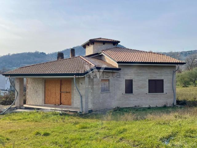 Case e ville in vendita di 500 m² in Contrada Limiti, 9