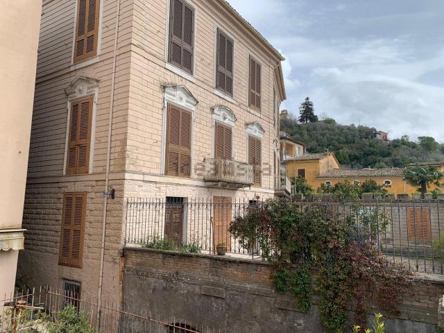 Case e ville in vendita di 500 m² in Corso Tulliano