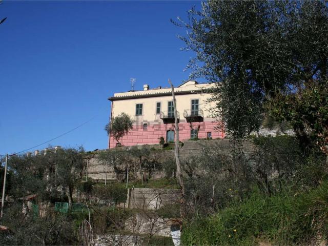 Case e ville in vendita di 500 m² in Corso Risorgimento, 1