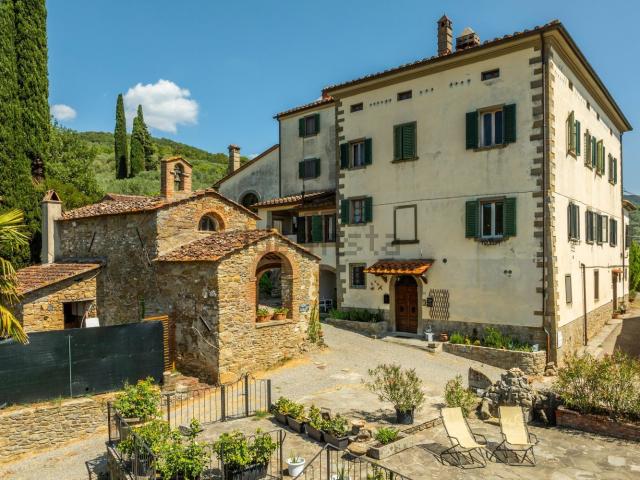 Case e ville in vendita di 500 m² in Località Taragnano, 26