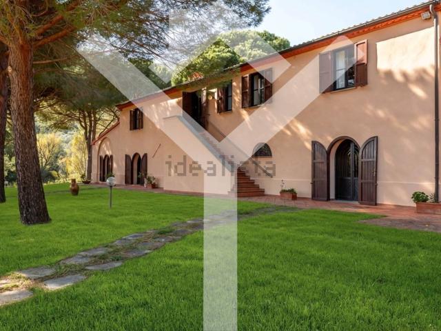 Case e ville in vendita di 500 m² in Località La Valle