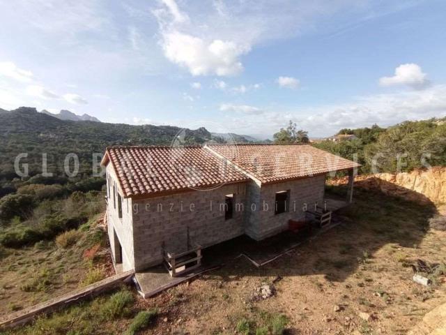 Case e ville in vendita di 500 m² in Località Monti Canaglia