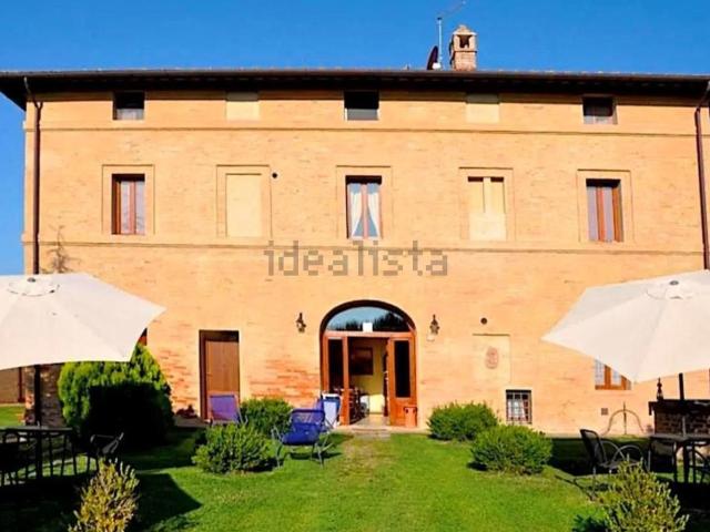 Case e ville in vendita di 500 m² in Strada dei Tufi, 36