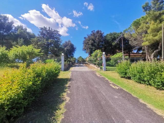 Case e ville in vendita di 500 m² in Strada della Blilla