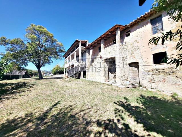 Case e ville in vendita di 500 m² in Strada di Poggio Pelliccione, 4