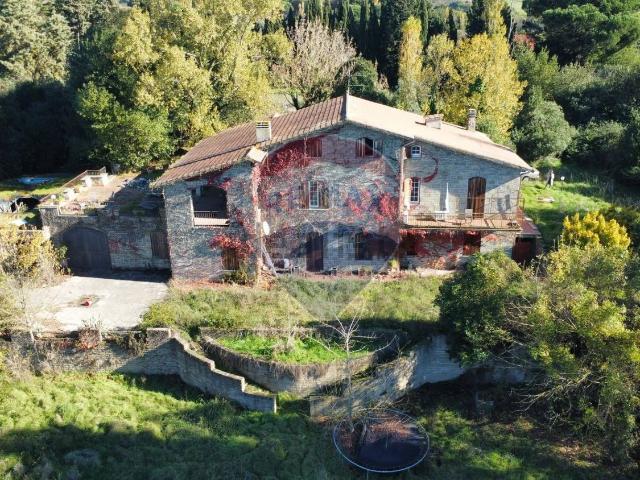 Case e ville in vendita di 500 m² in Strada di Valle Steccona, 23