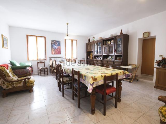 Case e ville in vendita di 500 m² in Strada Palareto Teodorano