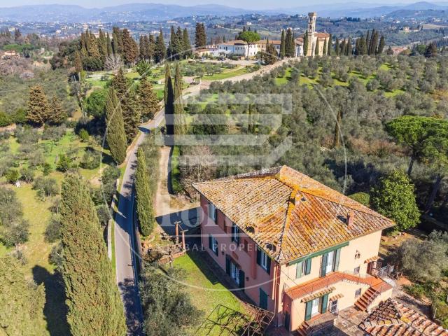 Case e ville in vendita di 502 m²