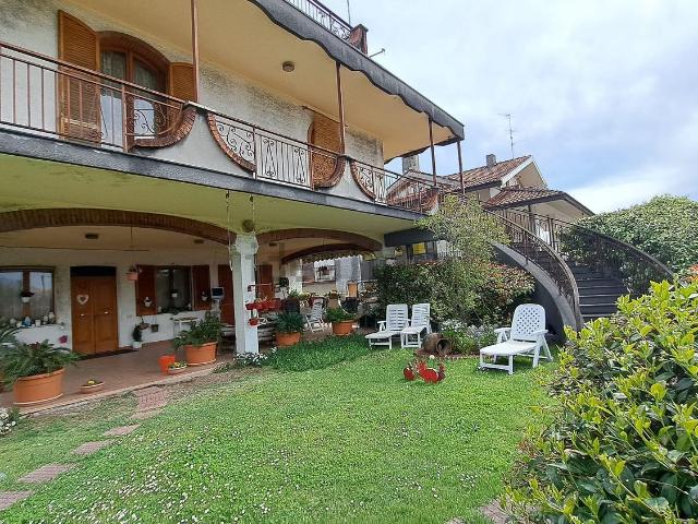 Case e ville in vendita di 502 m² in Via Macinini