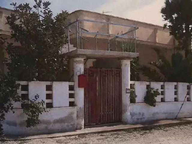 Case e ville in vendita di 503 m² in Via Amilcare Ponchielli