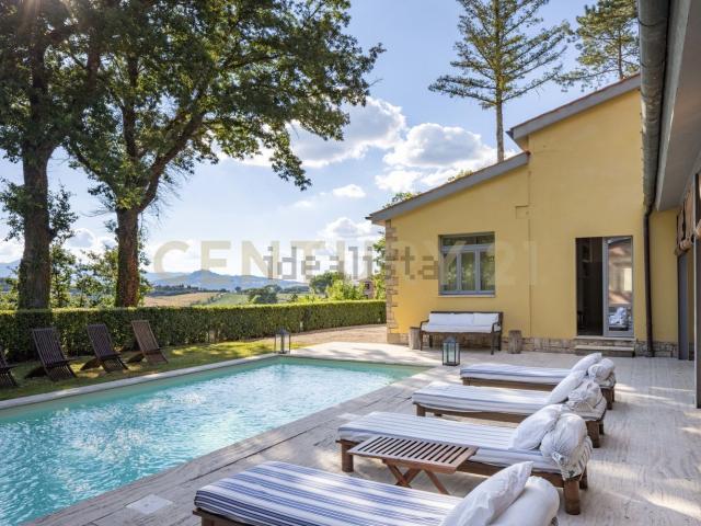 Case e ville in vendita di 507 m² in Via delle Scuole, 4