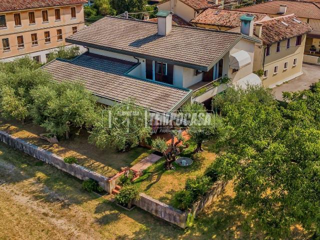 Case e ville in vendita di 508 m² in Via Roma, 125