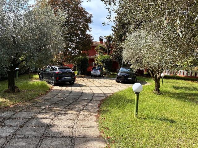 Case e ville in vendita di 509 m² in Via Isonzo