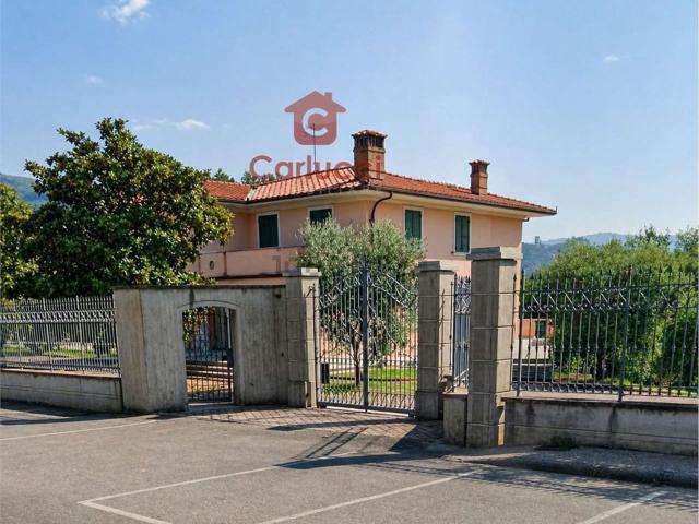 Case e ville in vendita di 510 m² in Via Torricchio