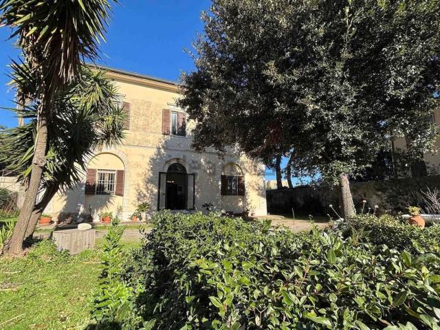 Case e ville in vendita di 510 m²