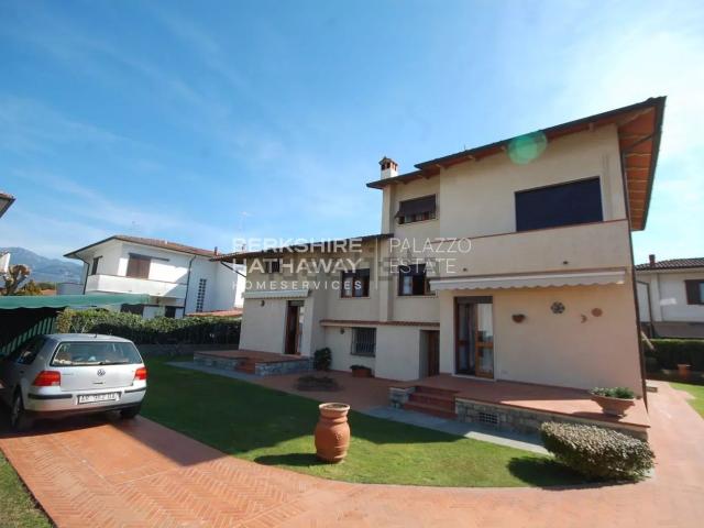 Case e ville in vendita di 510 m²