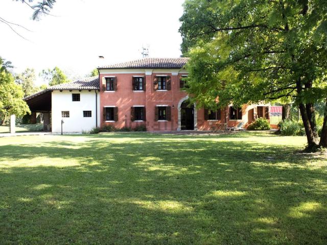 Case e ville in vendita di 510 m² in Via Acque, 473